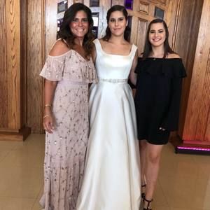 Meet your Posher, Claudia